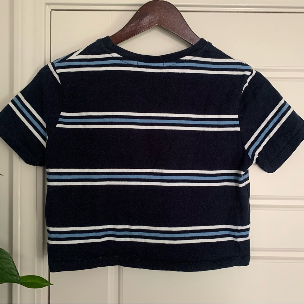 • [Brandy Melville] Cropped Tee • - Picture 6 of 9